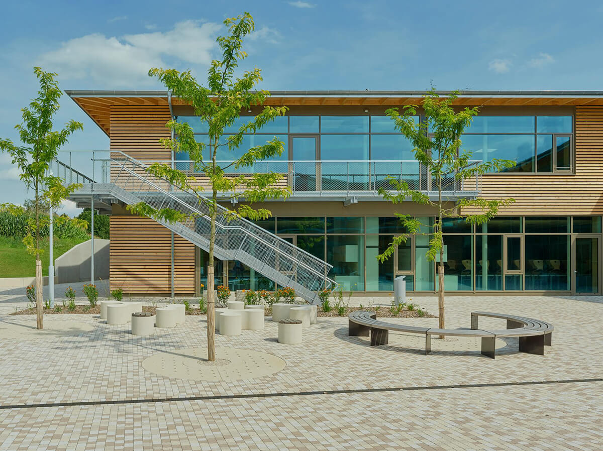 Realschule Neuburg, Balkon- und Treppenanlagen