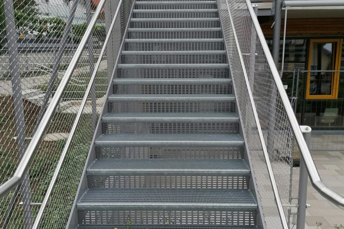 PLANUNGSBÜRO WEYERS | Referenzen | Stahltreppen 04